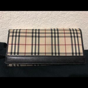 Burberry wallet🚫SOLD🚫